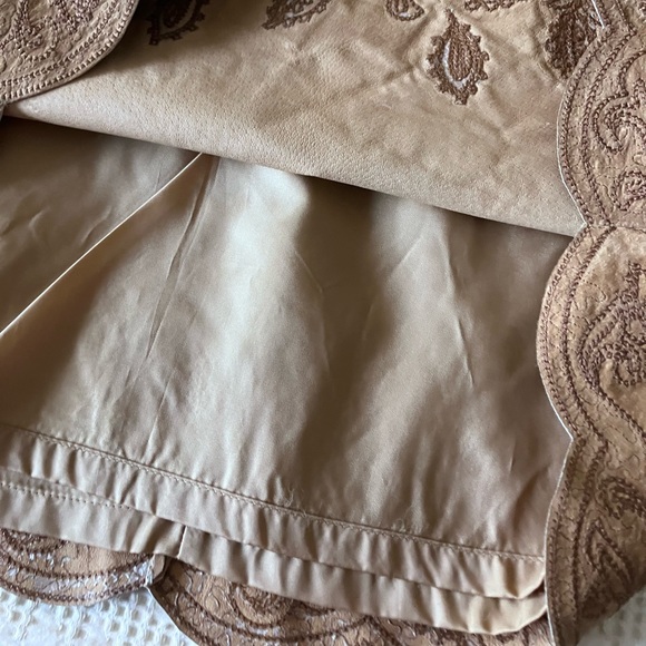 LORD & TAYLOR Vintage Tan Leather Scalloped Hem Embroidered Pencil Skirt Size 14 - Picture 10 of 12